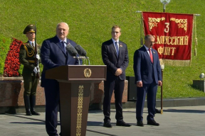 Лукашенко приехал на «Курган Славы» в День Независимости без одного из сыновей